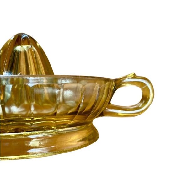 Vintage Glass Citrus Juicer Reamer Amber Depression Era - Picture 6 of 6